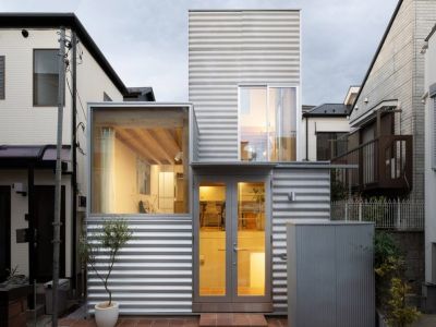 Unemori Architects tworzy mały dom w Tokio